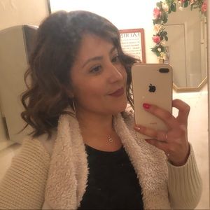 Meet your Posher, Gabriela